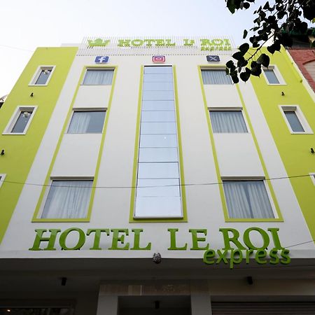 Hotel Le Roi Express Karol Bagh 德里 外观 照片