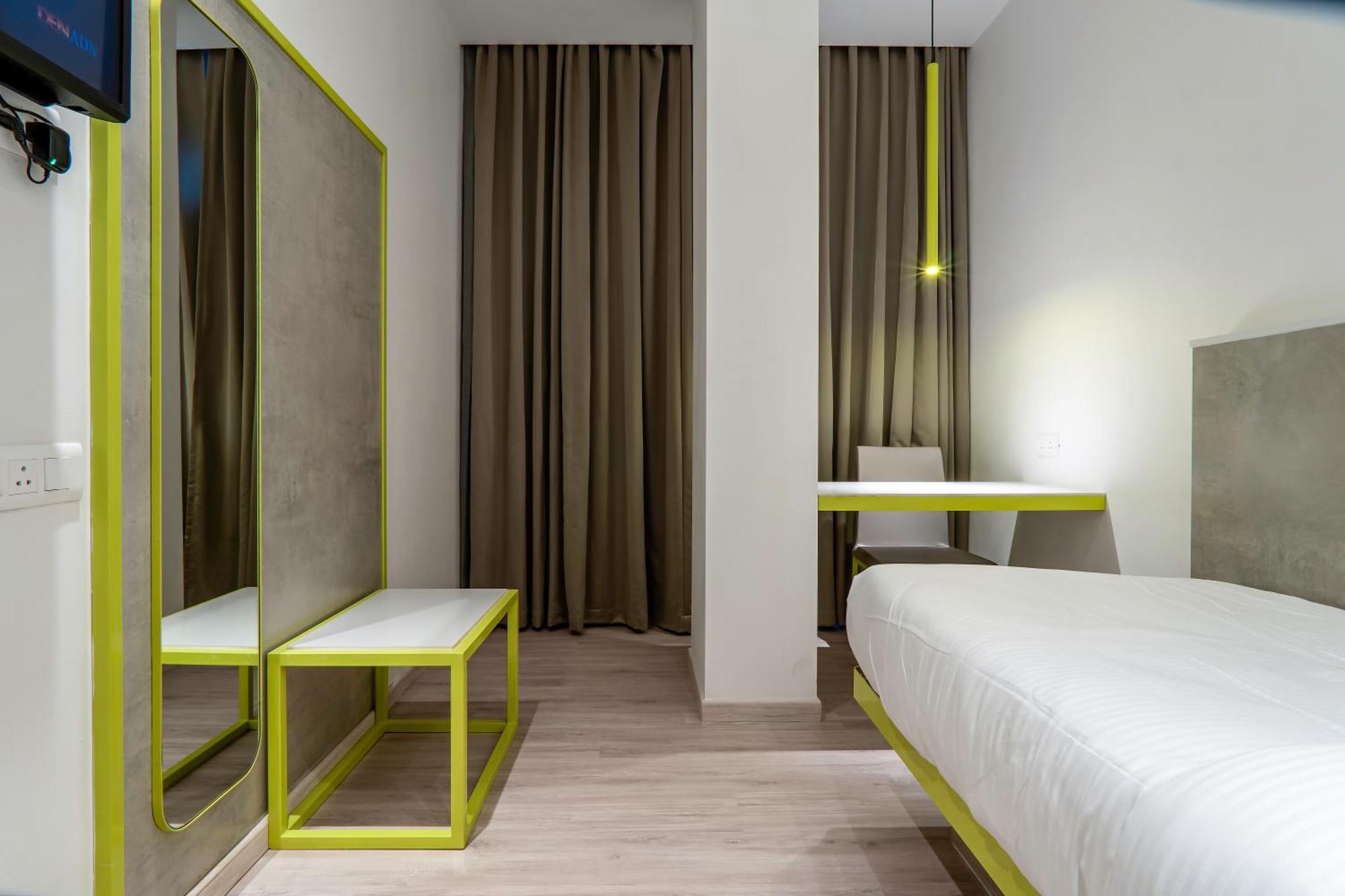 Hotel Le Roi Express Karol Bagh 德里 外观 照片