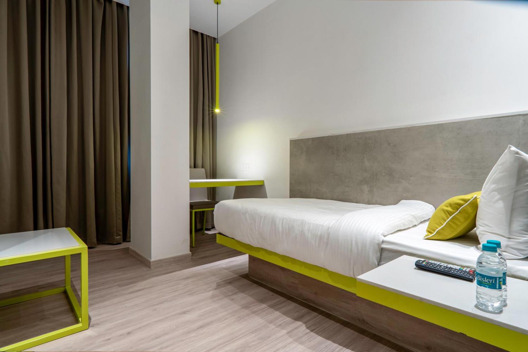 Hotel Le Roi Express Karol Bagh 德里 外观 照片