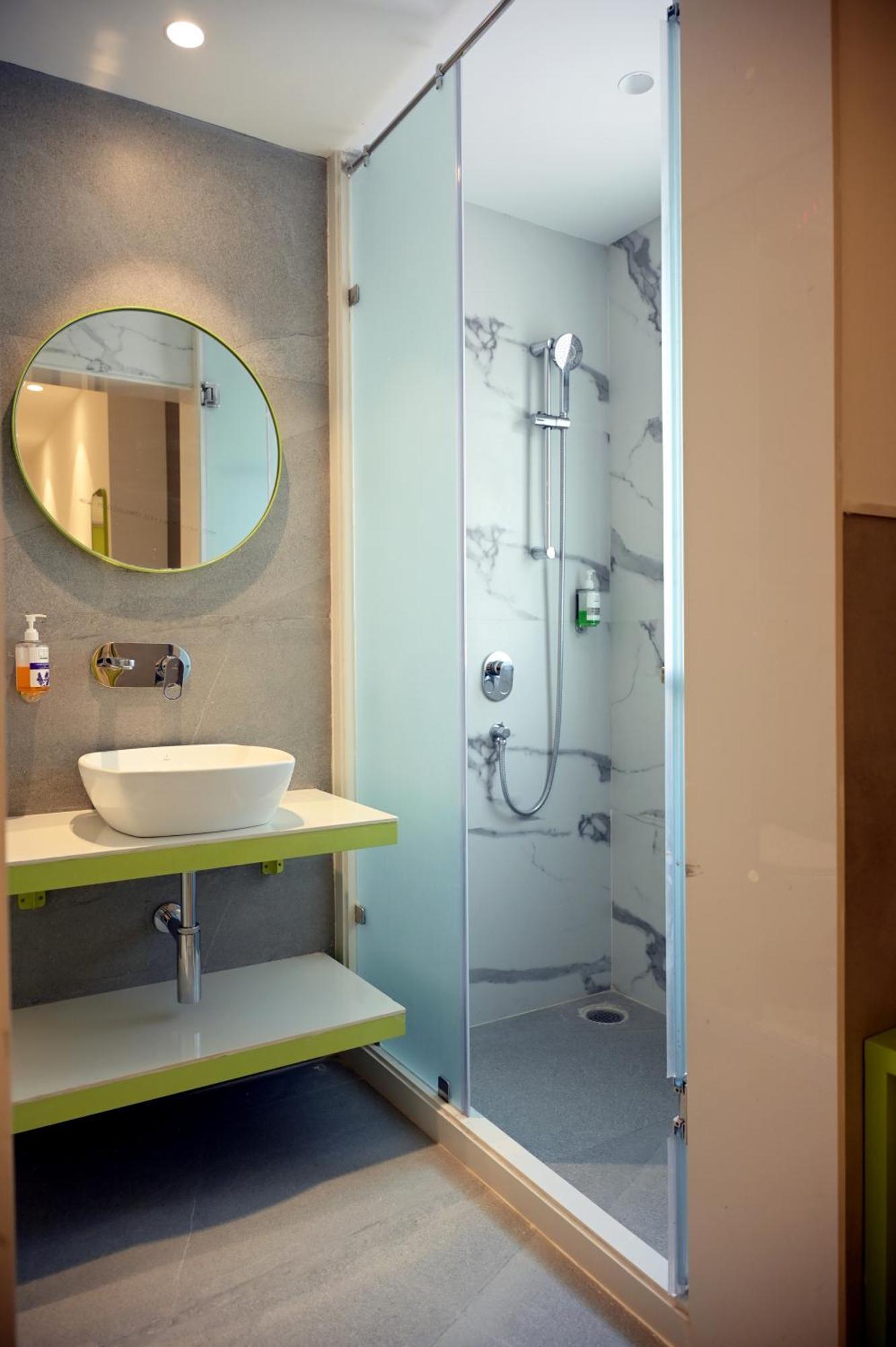Hotel Le Roi Express Karol Bagh 德里 外观 照片