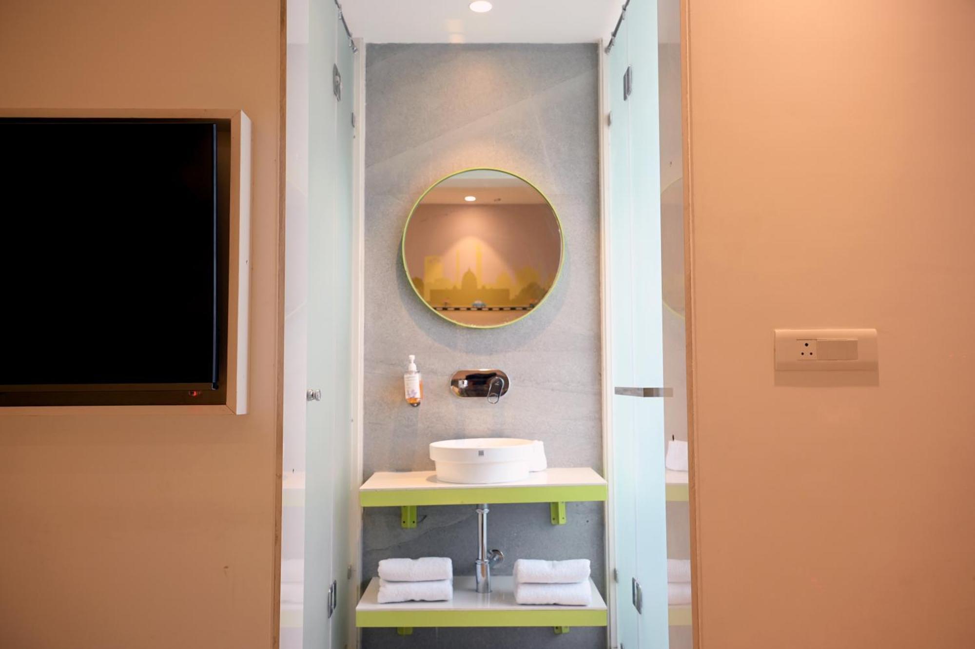 Hotel Le Roi Express Karol Bagh 德里 外观 照片