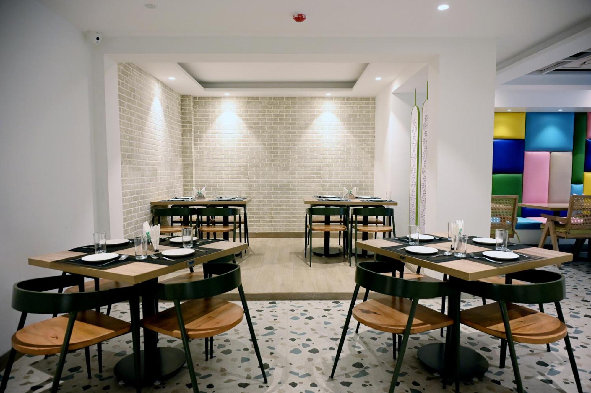 Hotel Le Roi Express Karol Bagh 德里 外观 照片